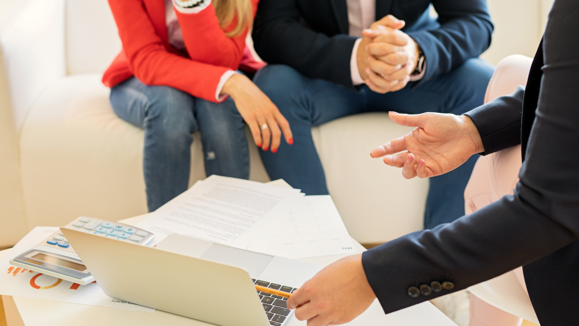 Banks Sell Products - Mortgage Advisers Give Advice. Here’s Why That Matters for Your Wallet.